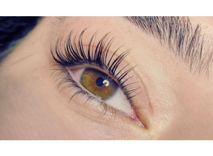 Lash Lifting: What Is It and What Are Its Pros and Cons?